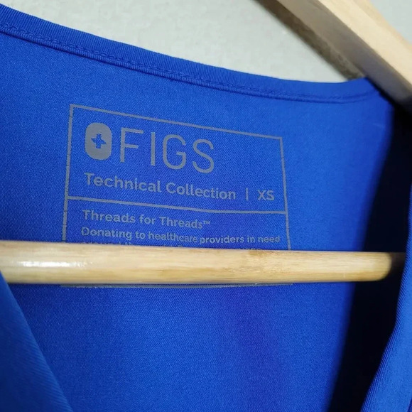 FIGS Technical Collection Blue Casma Three-Pocket Scrub Top Style FW1100 Women's - Picture 3 of 8